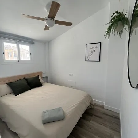 Апартаменти Benalhome - Tu Hogar Con Terraza Y Ducha Exterior